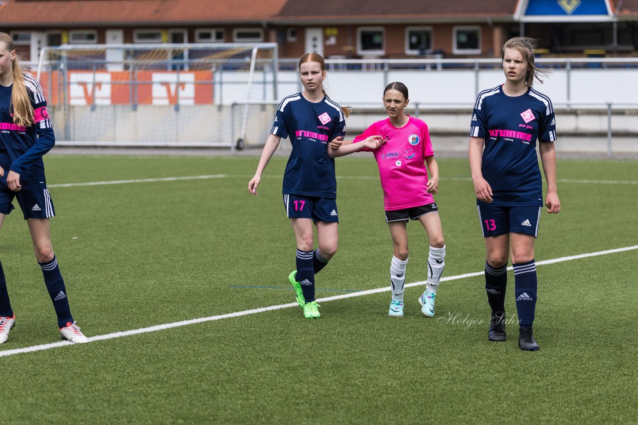 Bild 119 - wCJ Osterroenfelder TSV - VfL Pinneberg : Ergebnis: 0:15